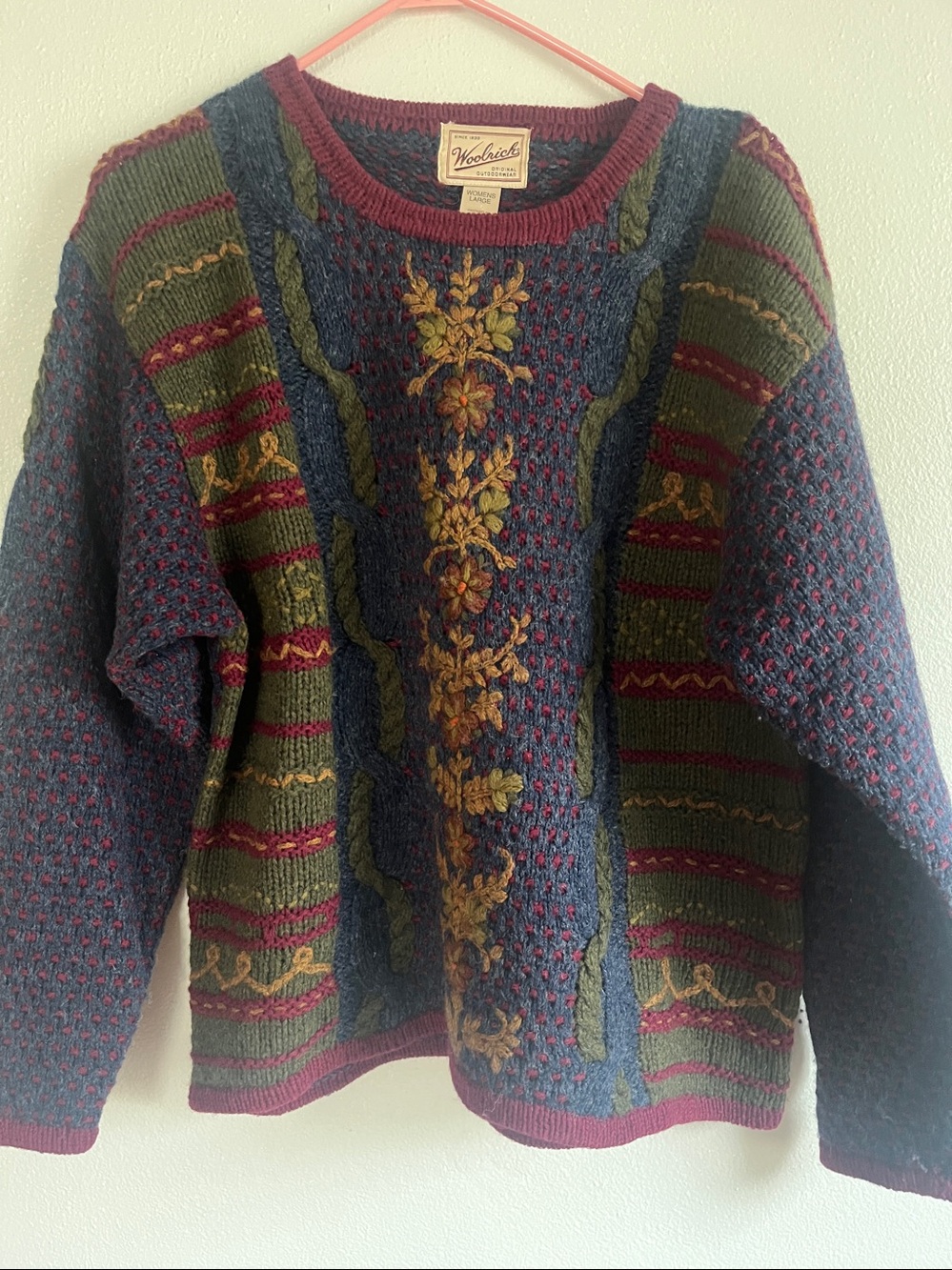 Vintage 100% Wool WoolrichCrewneck Sweater with Olive and Rust Floral Embroidery